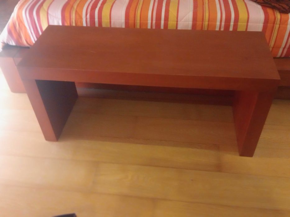 Mobília de quarto em cerejeira com frisos em wengue