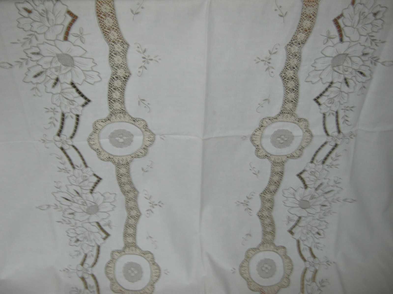 Haft ręczny richelieu szydełko mereżki obrus bawełna 164 / 252 cm