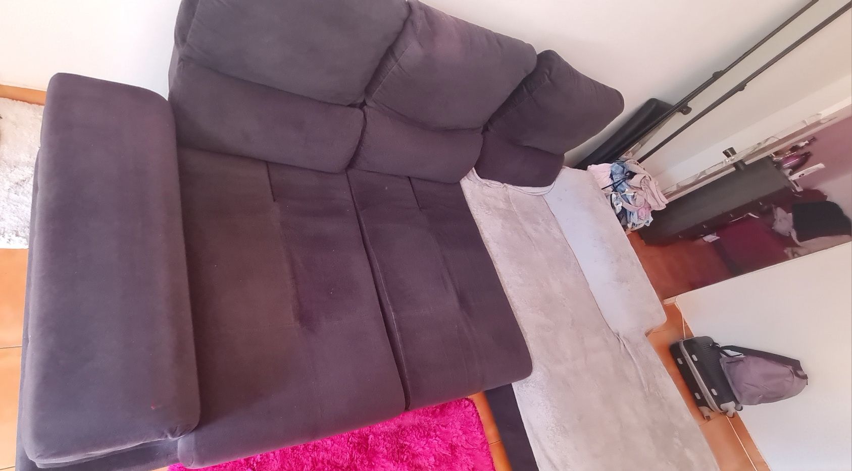 Estou a vender porque vau viver em Lisboa tenho que intregar a casa