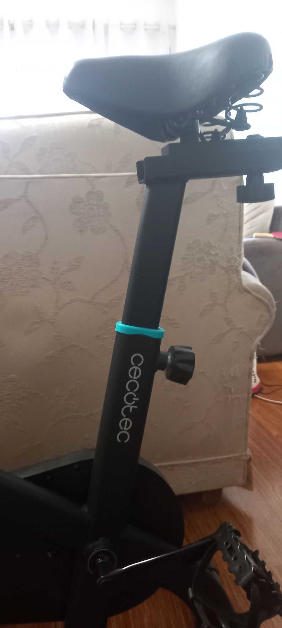 Bicicleta estática Cecotec Drumfit como nova