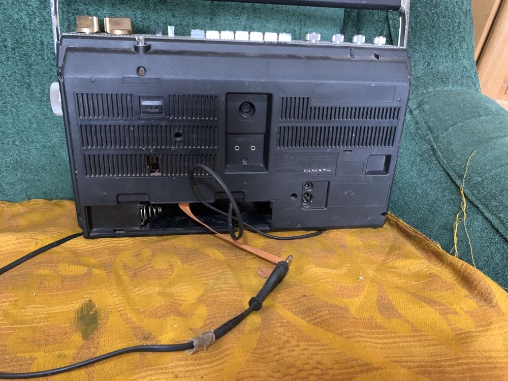 Hitachi trk 8100e магнитола магнитофон