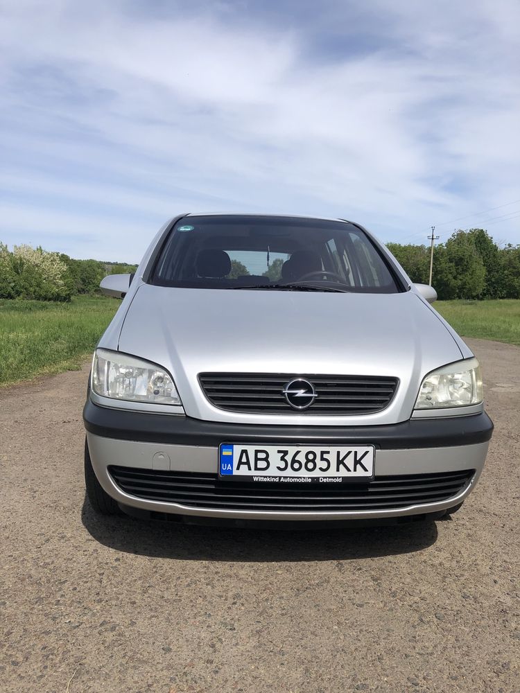 Opel Zafira 2001 рік