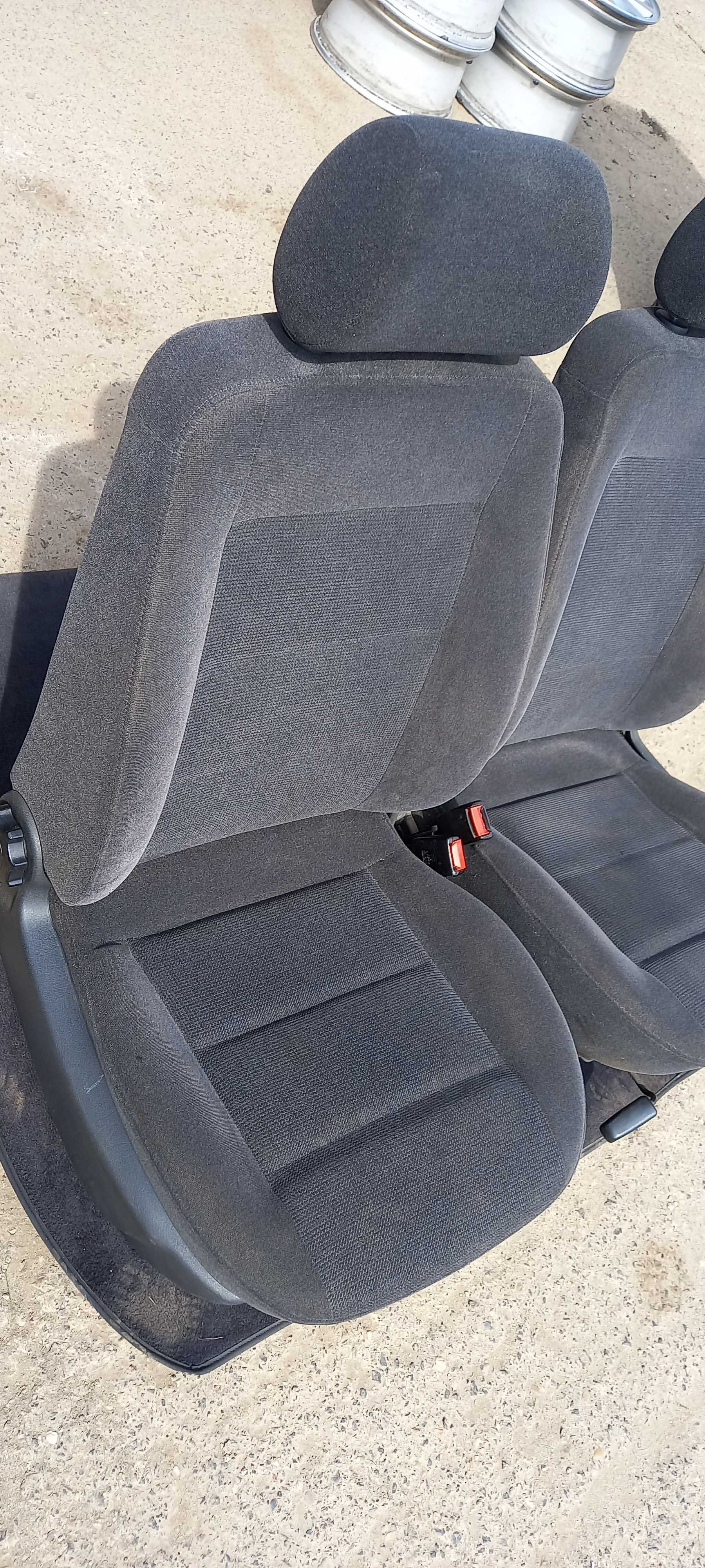 Fotele kanapa Audi A4 B5 Kombi welur kpl