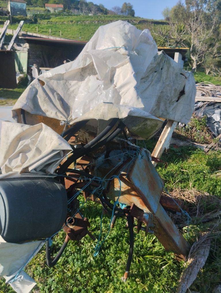 Grua florestal com bomba