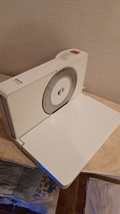 Слайсер электронож Bosch