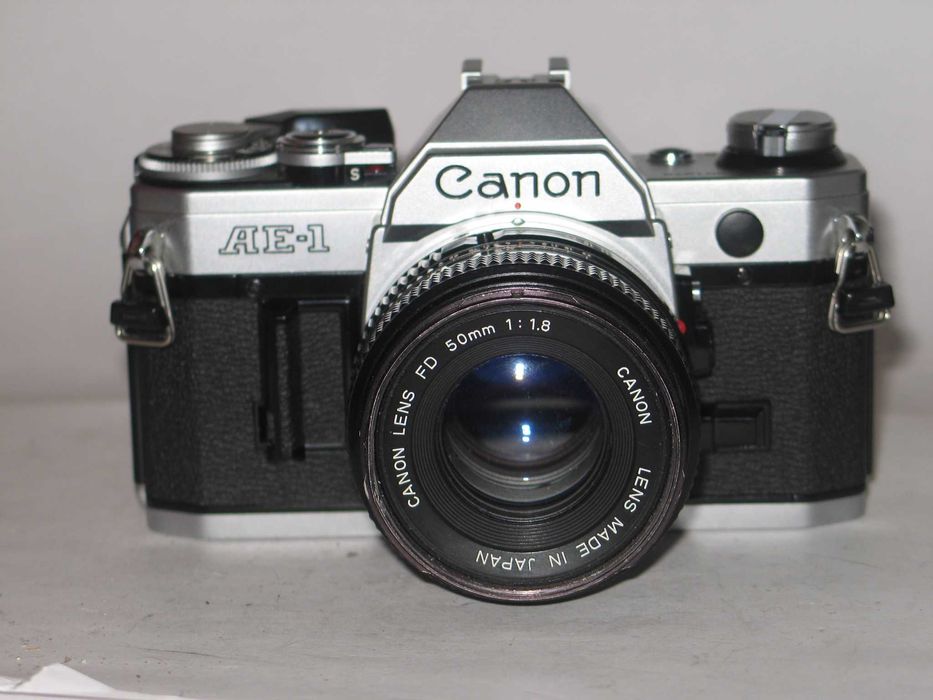 Aparat CANON AE-1 z ob. CANON 50/1,8