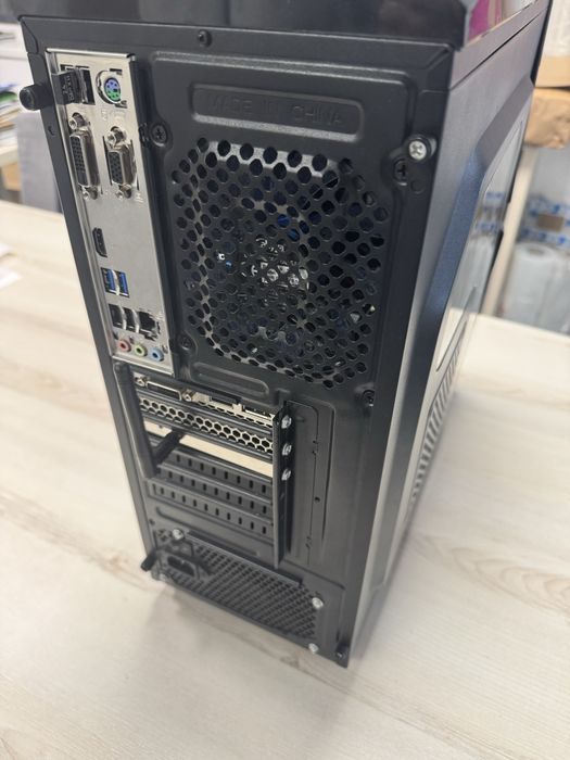 Komputer stacjonarny I5 - 9400F, 1050TI, 8 GB Ram