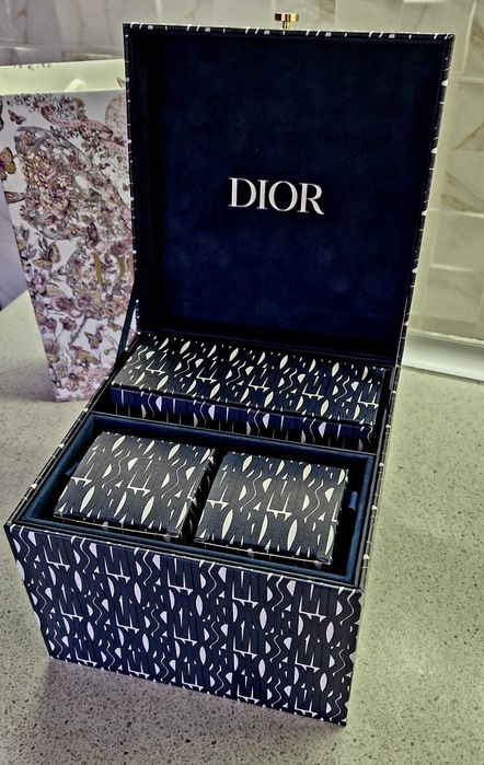 Подарункові пакети/коробки DIOR