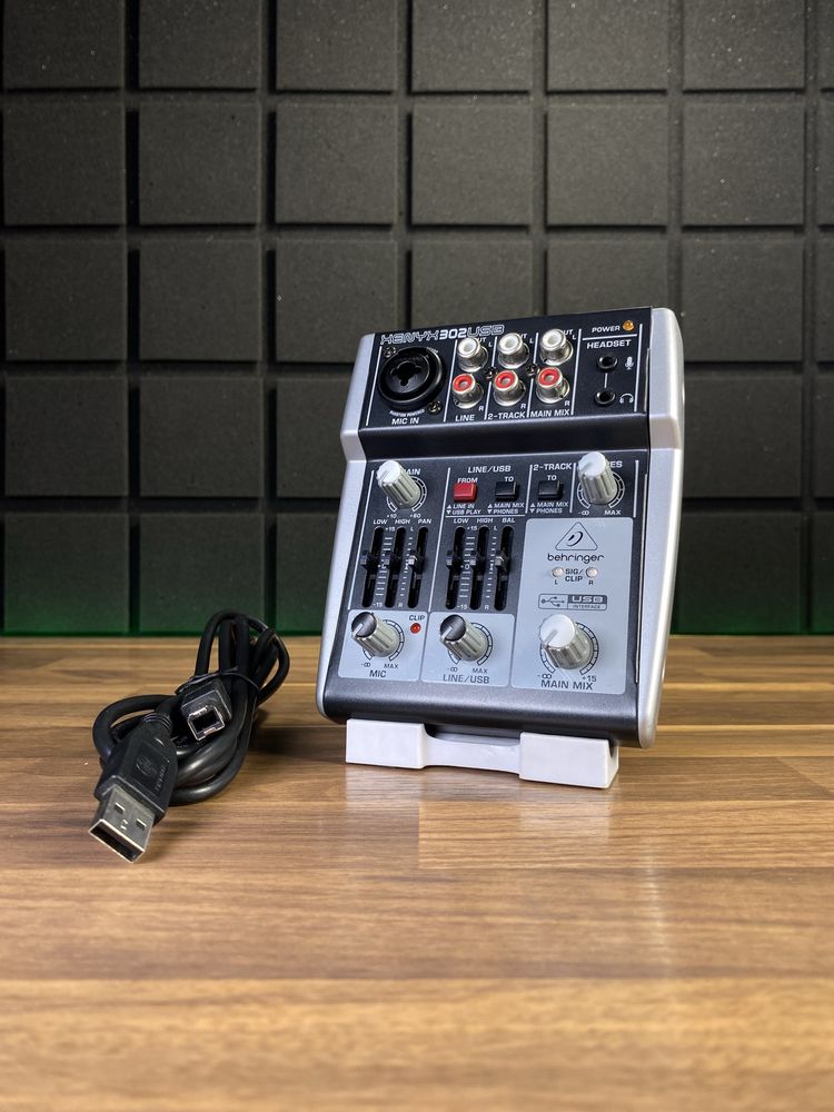 Behringer Xenyx 302USB