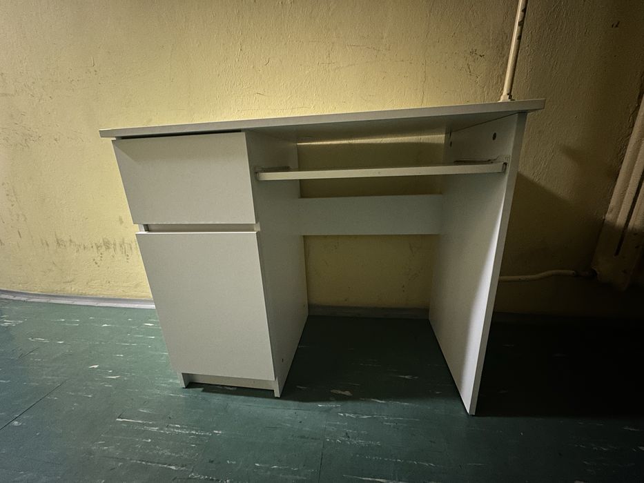 Biurko ikea  białe 90 x 50  x 77 cm