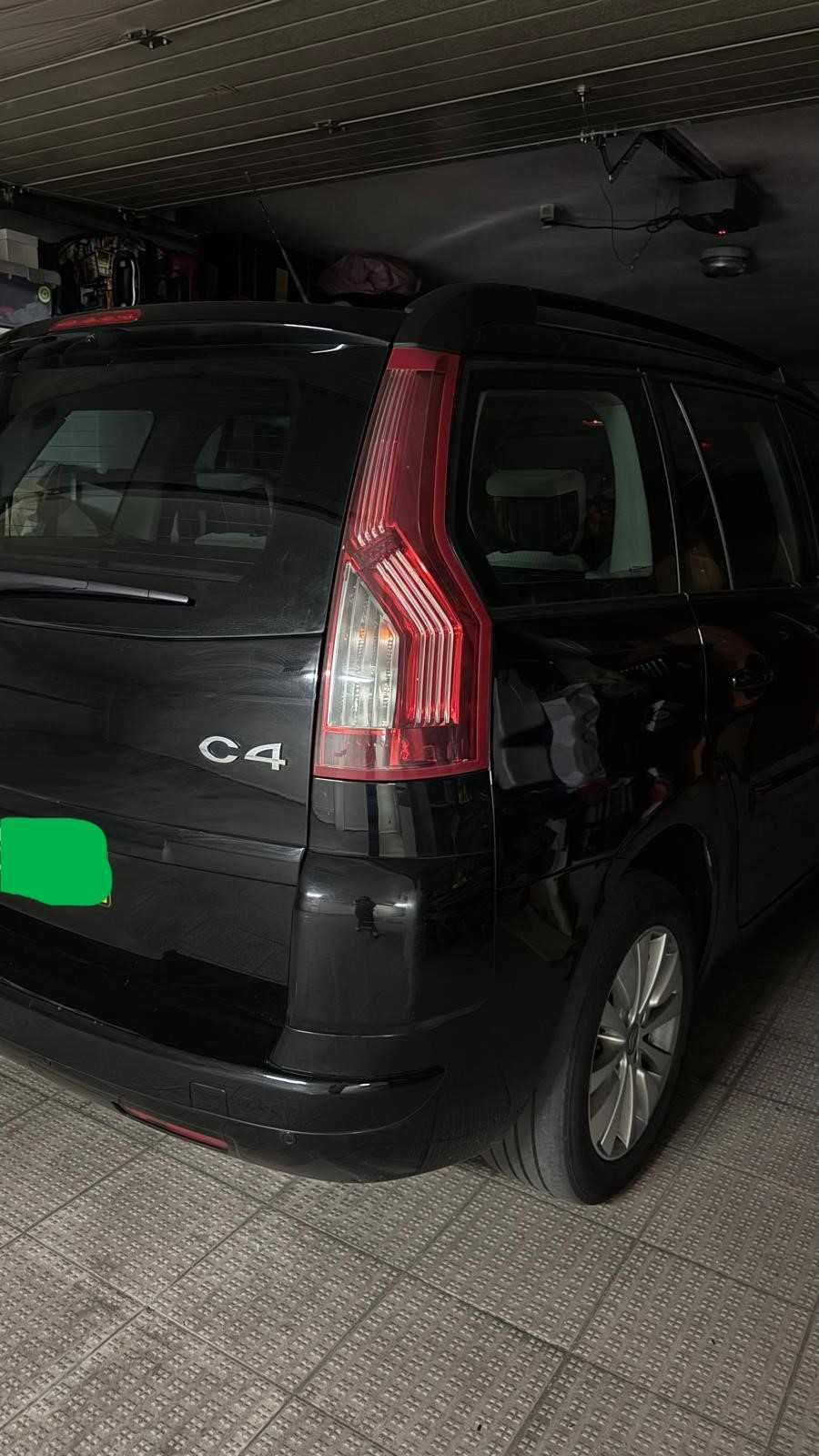 Carrinha 7 Lugares - Experiente, mas em excelente forma!
Ano: 2009