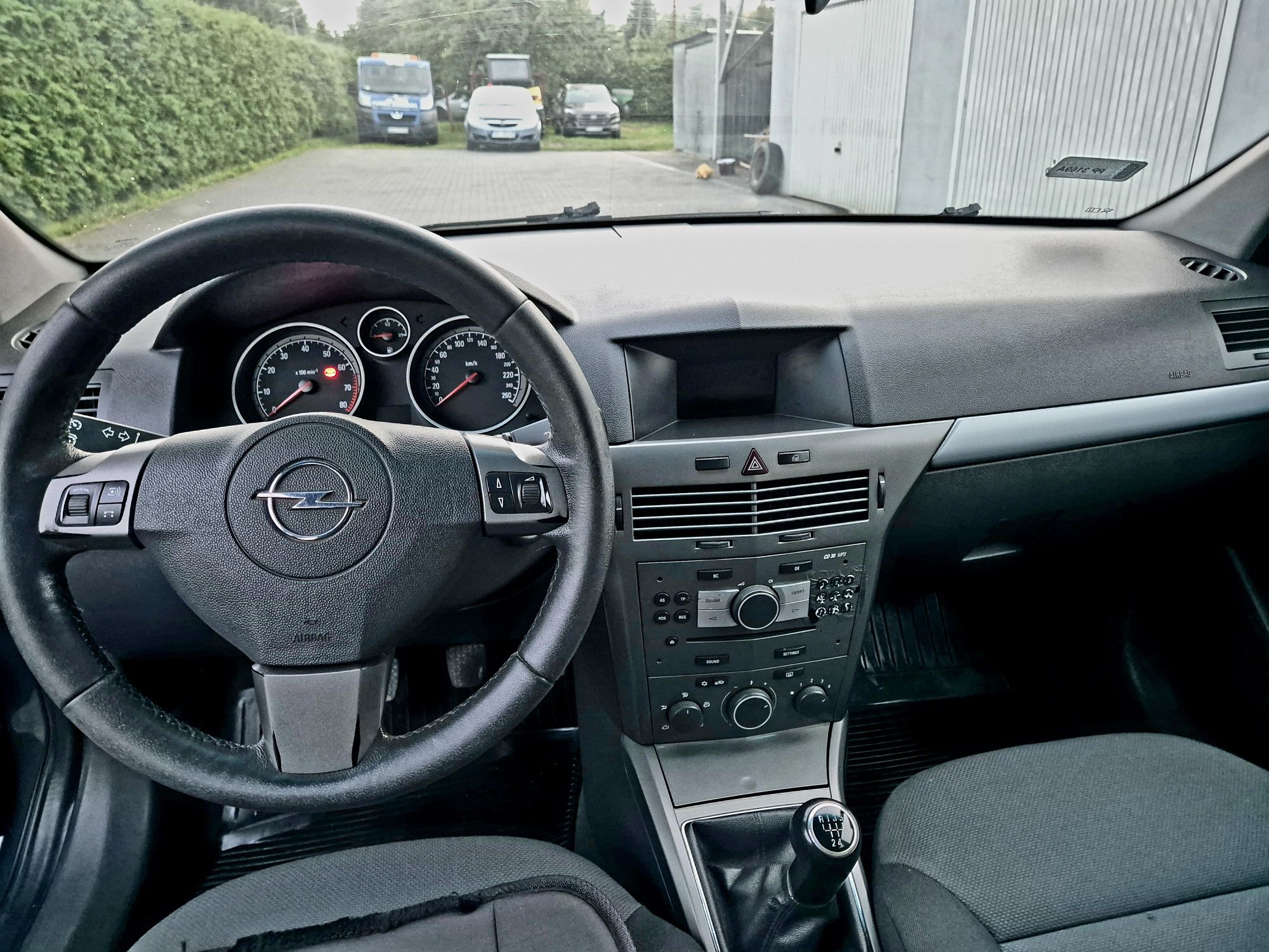 Opel Astra 1.4 benzyna 2007r od emeryta długo opłaty klima hak isofix