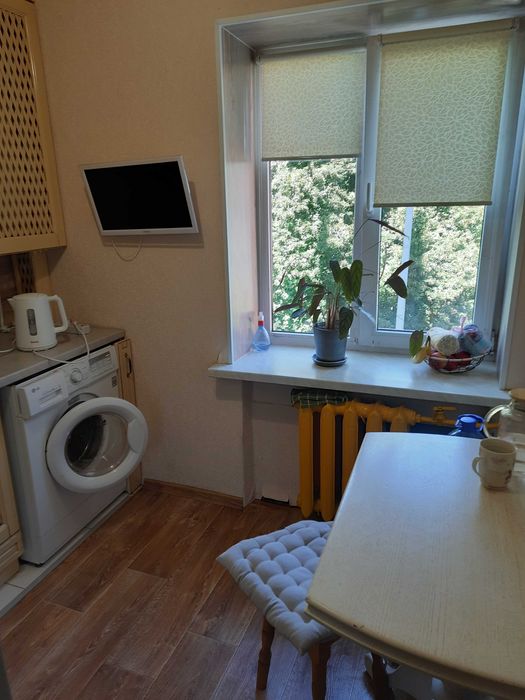 Продам 1-но комнатную квартиру в центре р-н Вала