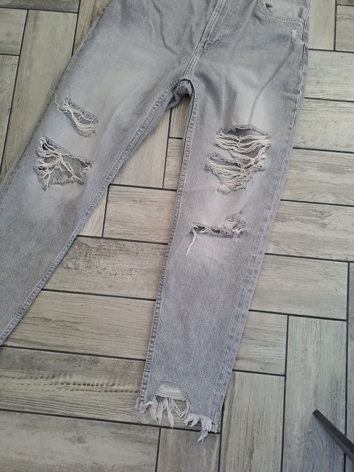 Spodnie jeansowe damskie bershka S