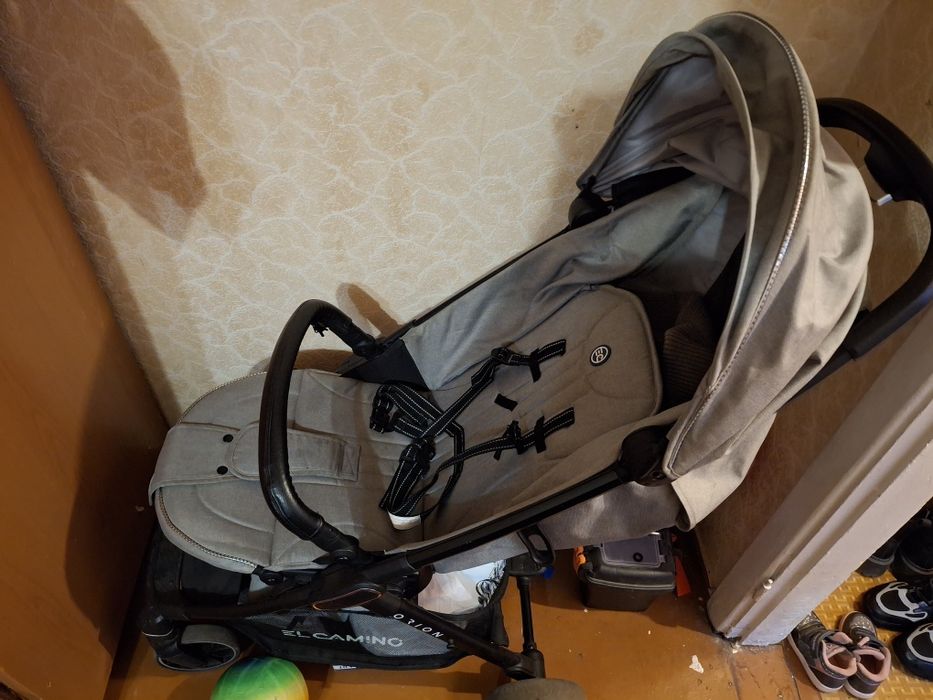 Продам коляску прогулочную