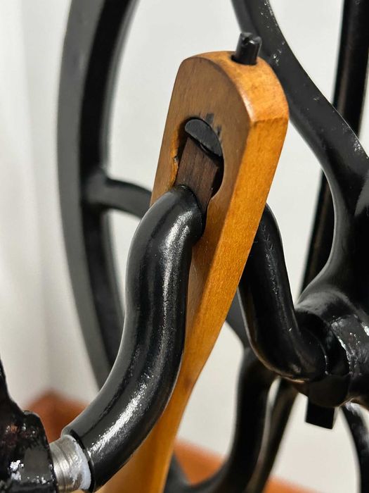 Podstawa - nogi maszyny do szycia SINGER