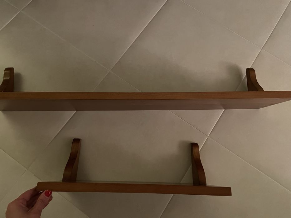 Prateleiras em madeira