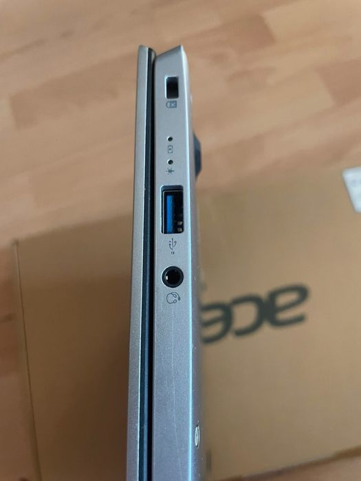 Laptop Acer model swift 1