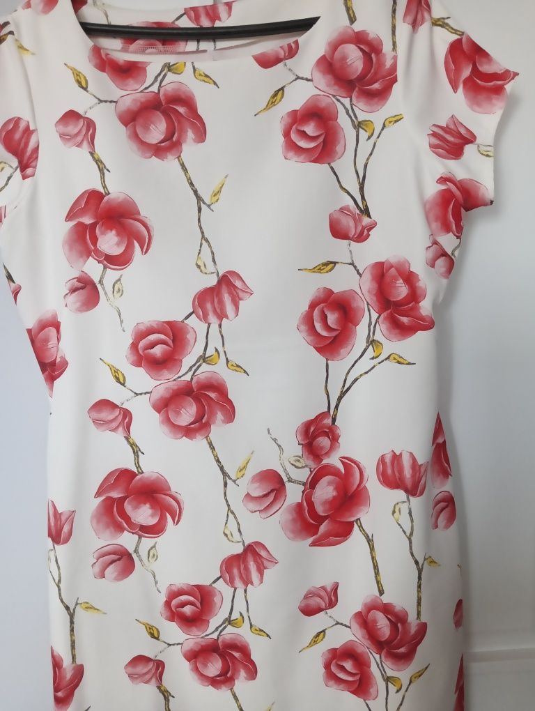 Sukienka w kwiaty 46 do 48