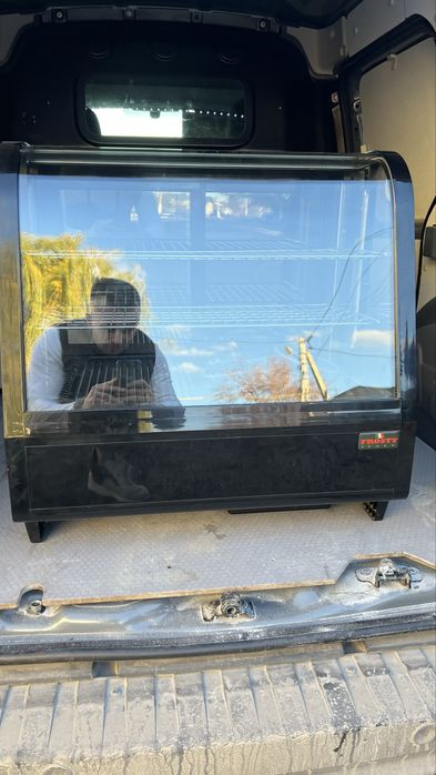 Кондитерська вітрина FROSTY