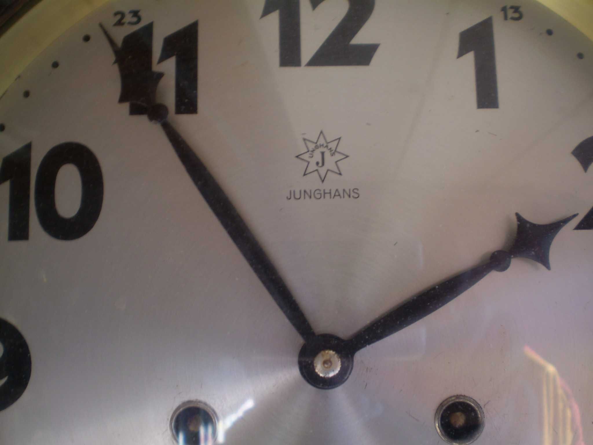 stary zegar hau jughaus