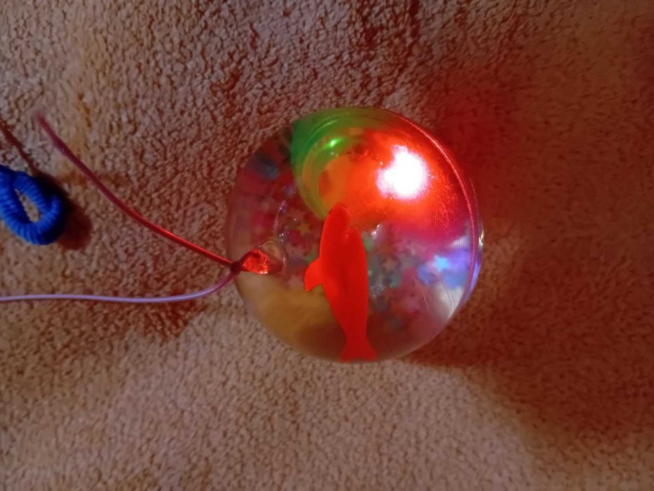 Świecąca piłka 6 cm