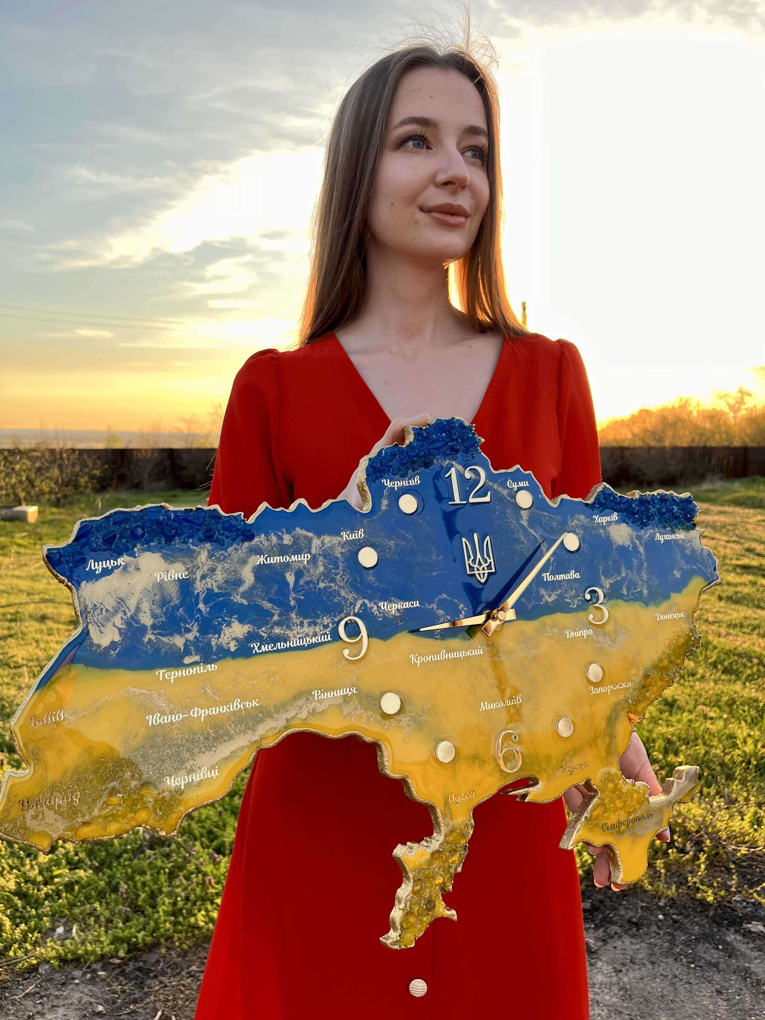 Годинник з епоксидної смоли Мапа України,чудовий подарунок директору