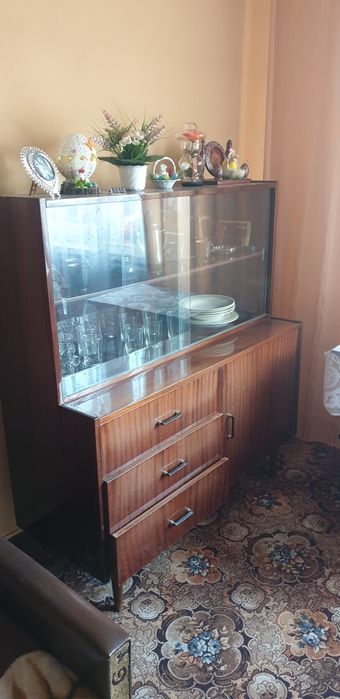 Ozdobna witryna na wysoki połysk