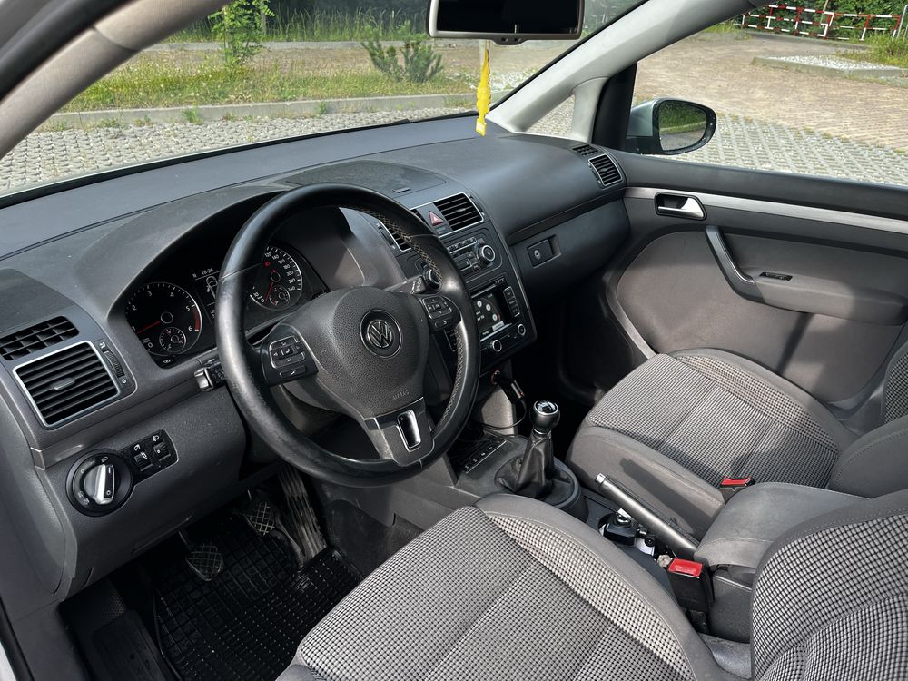 VW Touran 1.6 TDI 7 osób