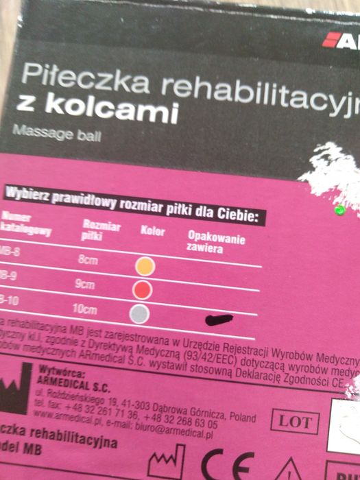 Piłeczka rehabilitacyjna z kolcami do masażu