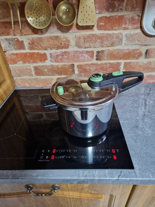 Szybkowar  Tefal 6 litrów