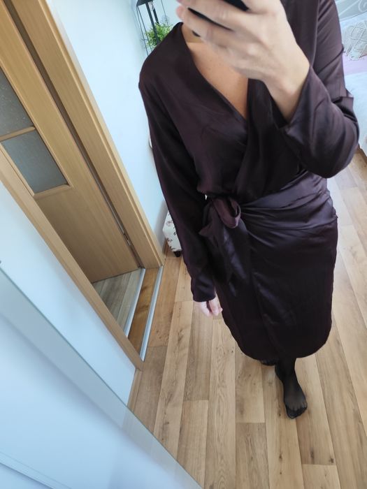 Sukienka burgund bordowa  h&M elegancka kopertowa nowa satynowa wiązan