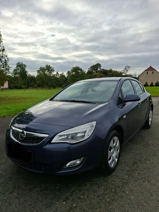 Opel Astra 1.4 benzyna klima niski przebieg