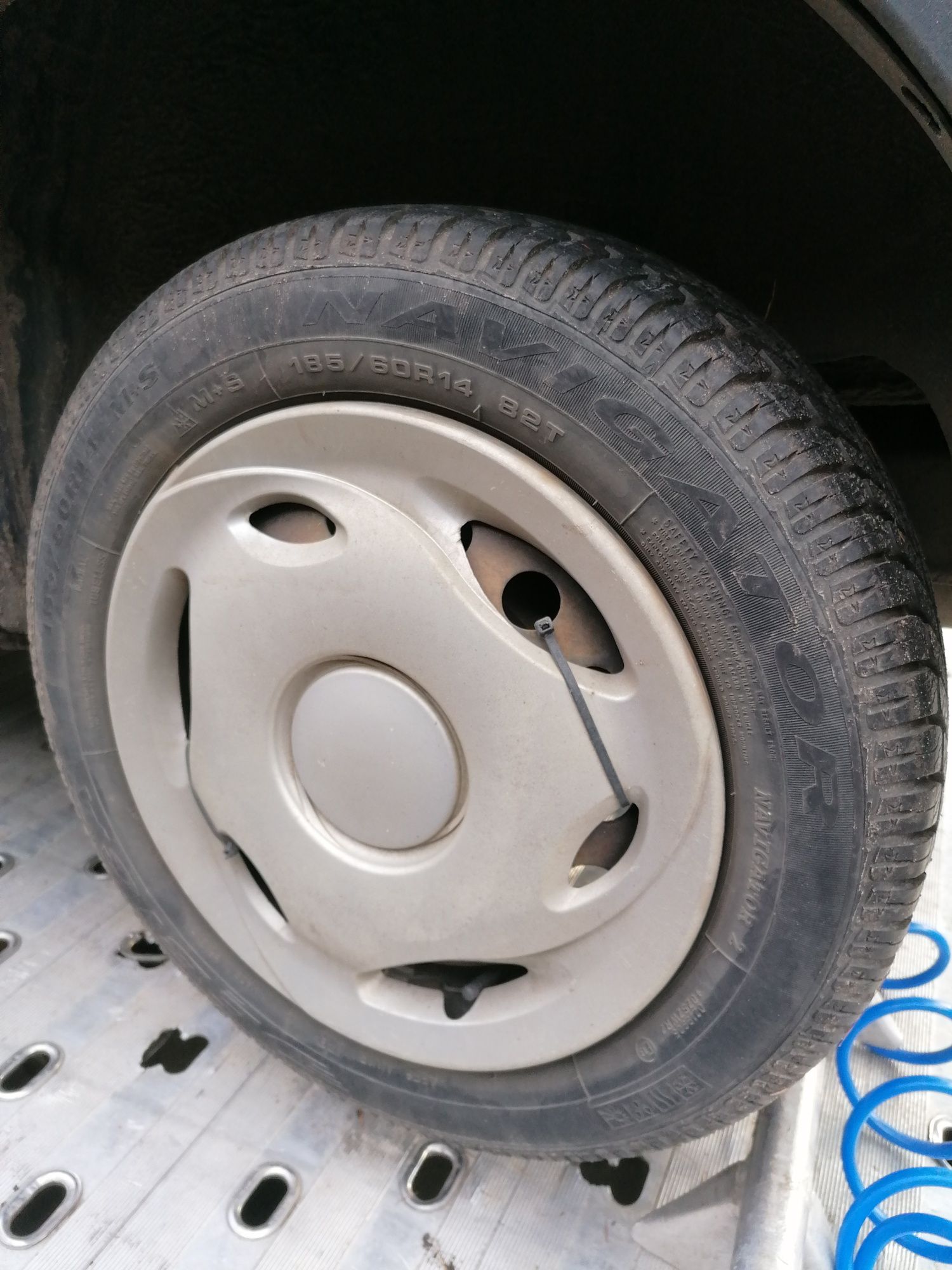 Koła zimowe 185/60/14 4x100 jak nowe