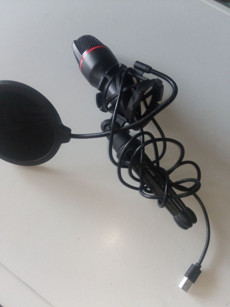 Mikrofon ze statywem defender gamingowy na USB