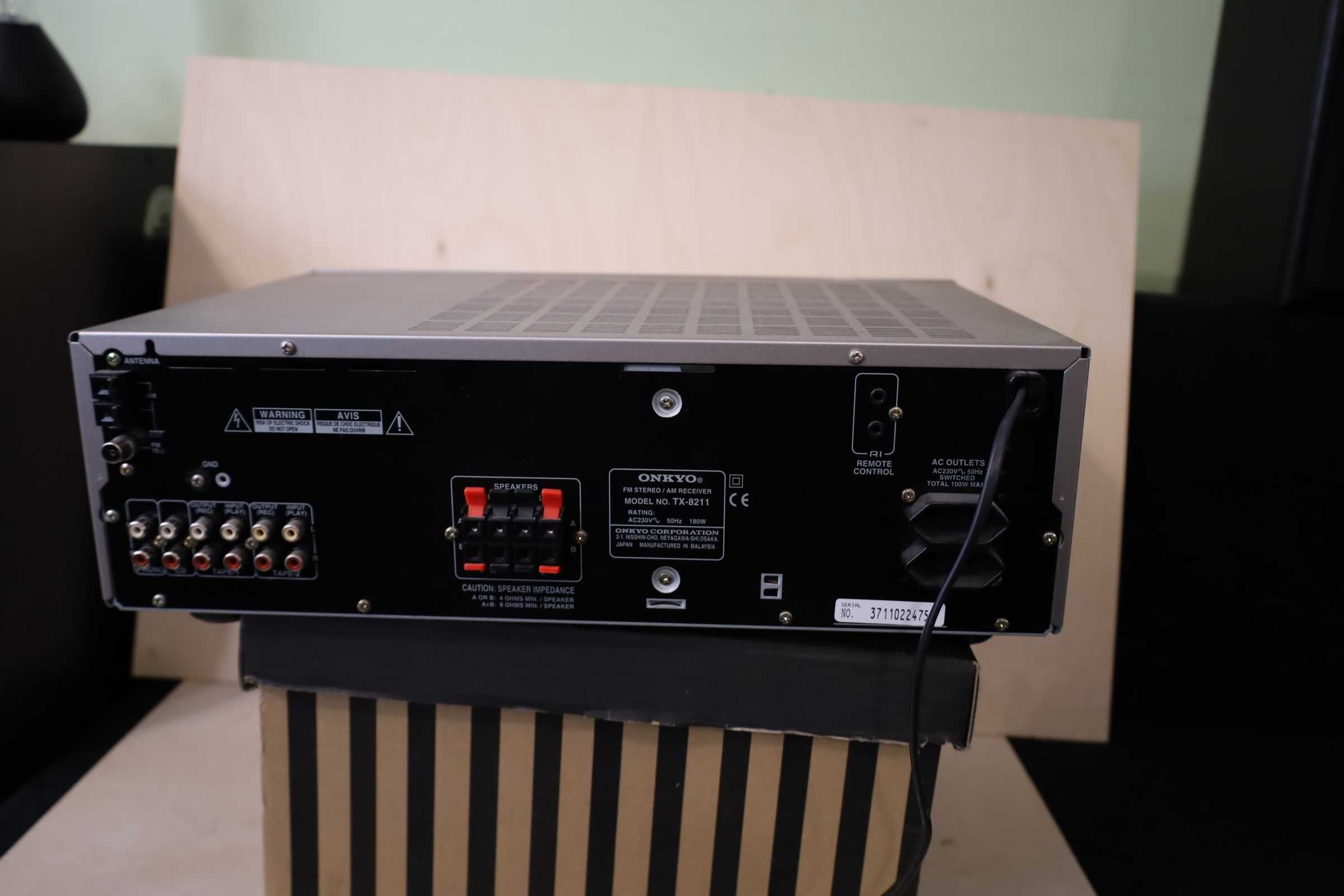 Amplituner stereo Onkyo TX-8211