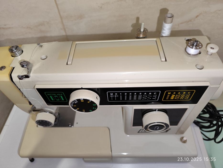 Швейна машина Lloyds Victoria Nähmaschine 653
