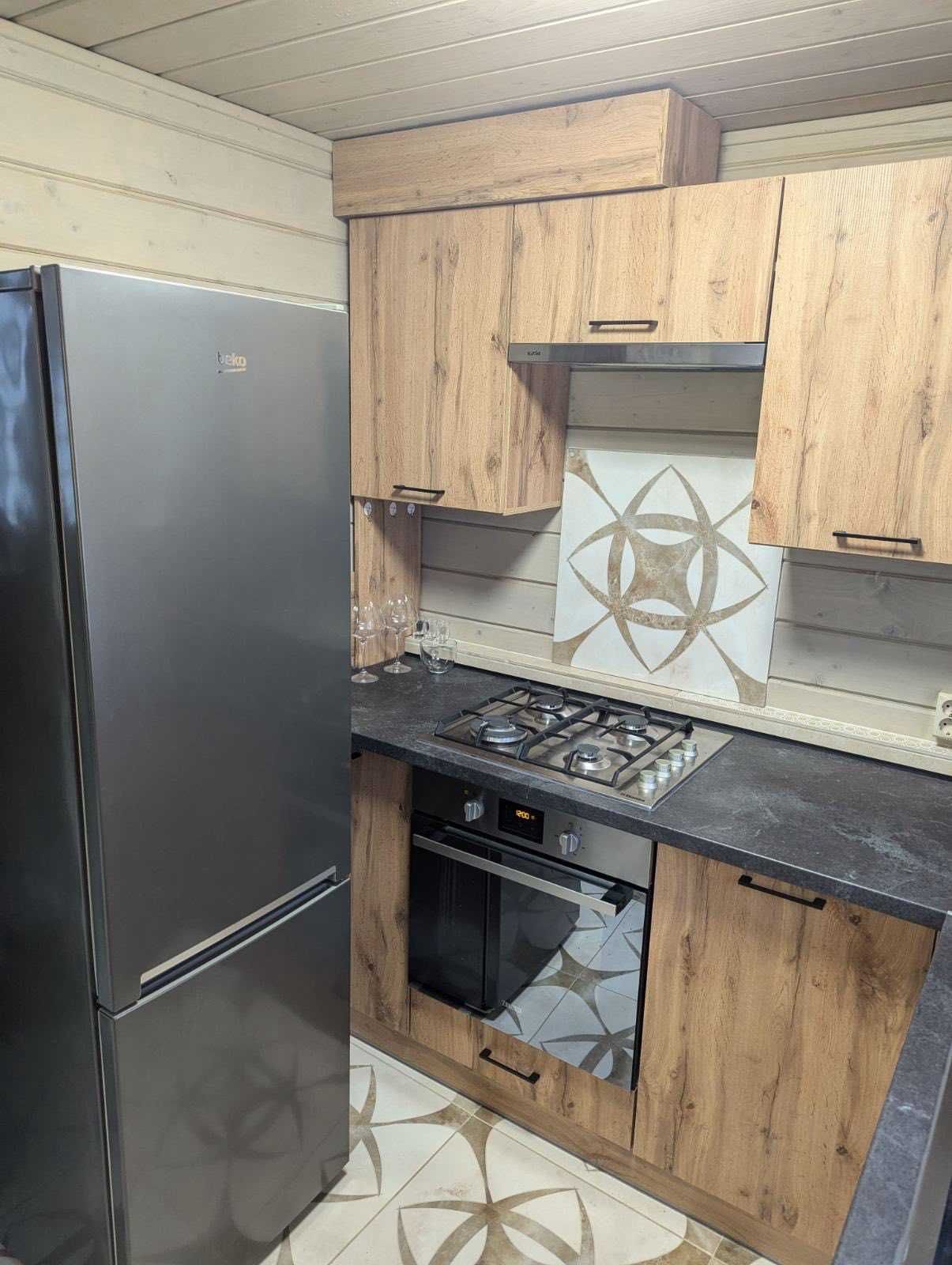 Продаж частини будинку, центральна частина міста (вул. Миру), програми
