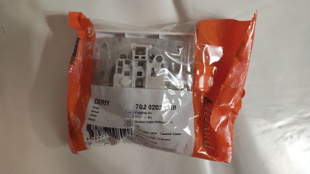 Розетка электрическая Lezard Deriy, белый цвет