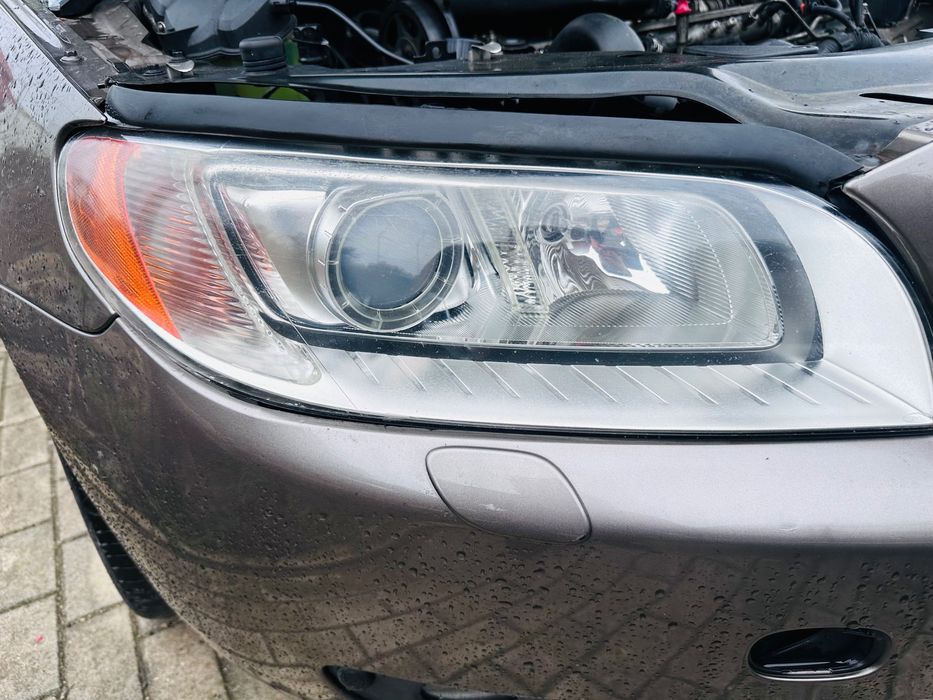 Farol direito volvo s80/ V70/ XC70