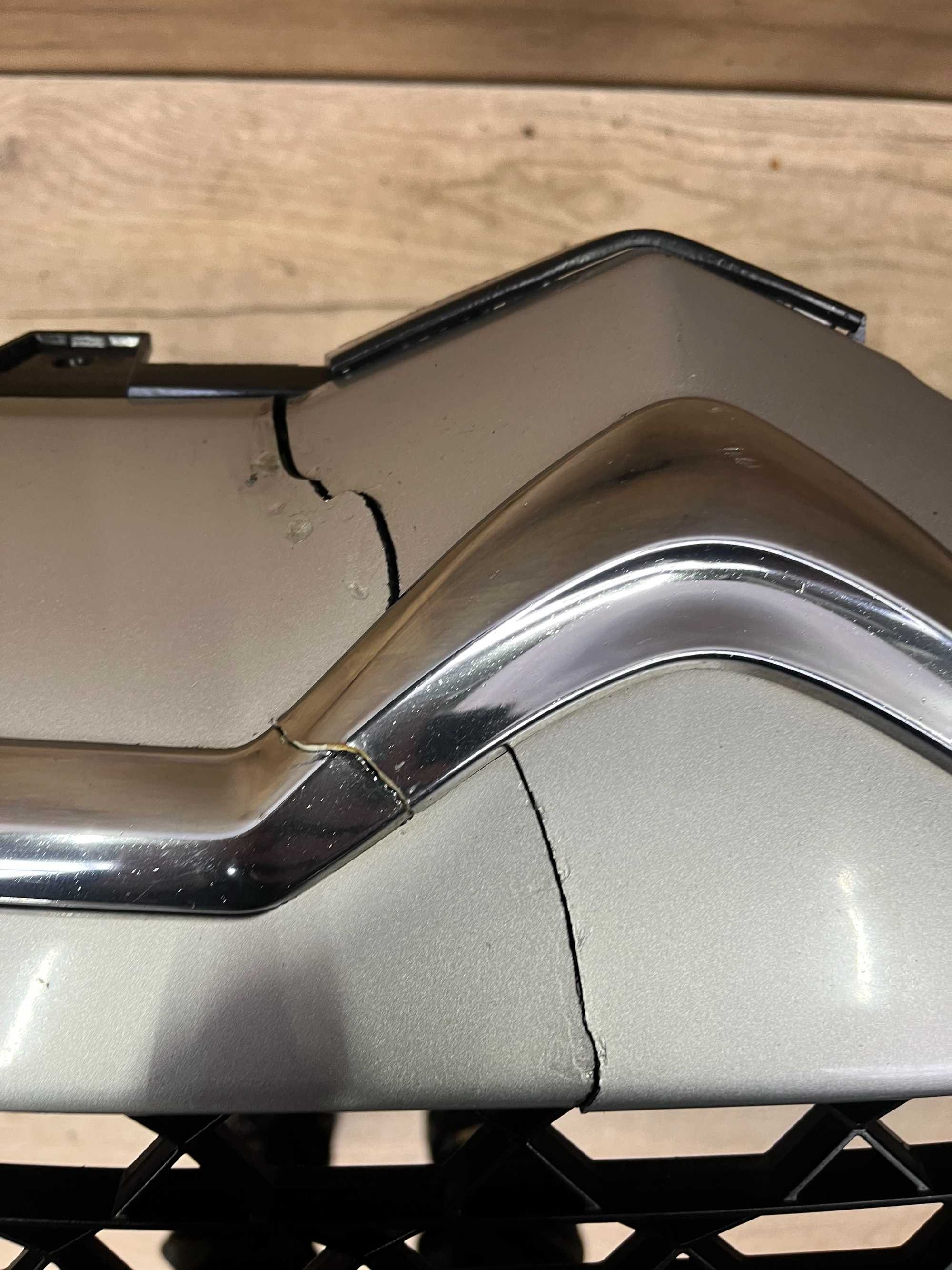 Zderzak przedni Citroen C4 Picasso Lift Led kolor ezrc