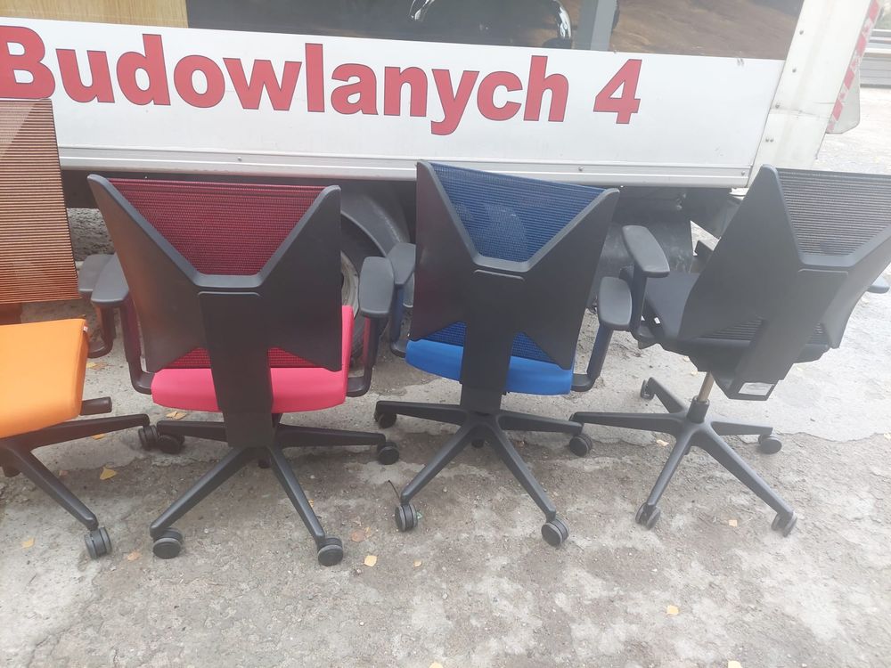 Fotel biurowy Raya Net 20SL firmy PROFIM poleasingowy używany