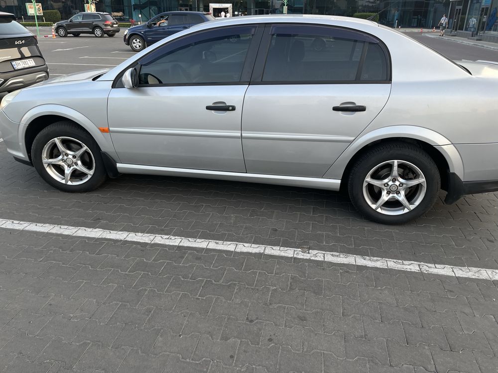 Продам OPEL VECTRA C 2006 года 1.8 бензин на роботе 140 л.с.