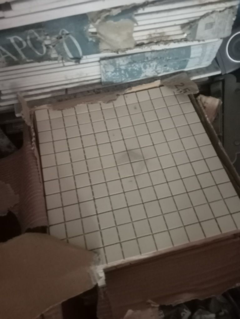 Vendo cerâmica  pastilha 8caixas 22 peças