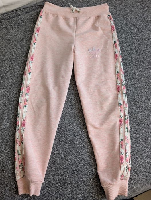 Spodnie dresowe r. 140-146