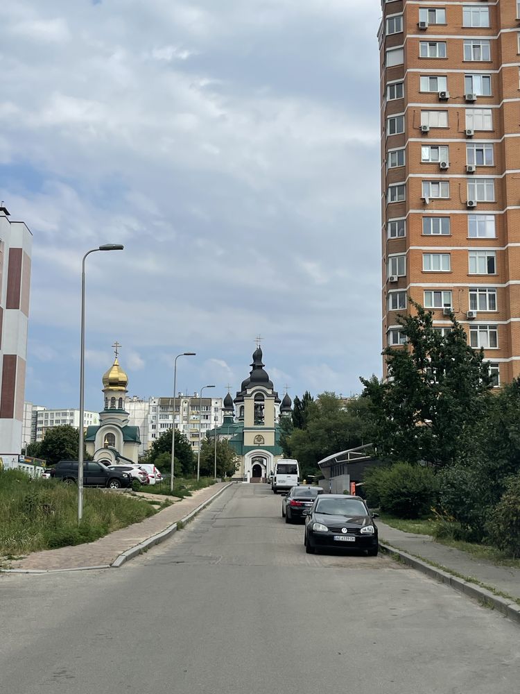 Продаж 2 х кімн квартири 53 м2  центр Вишневевого