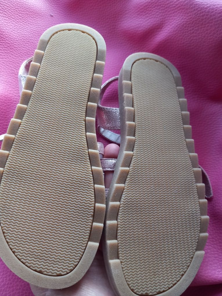 Sandalias novas 32