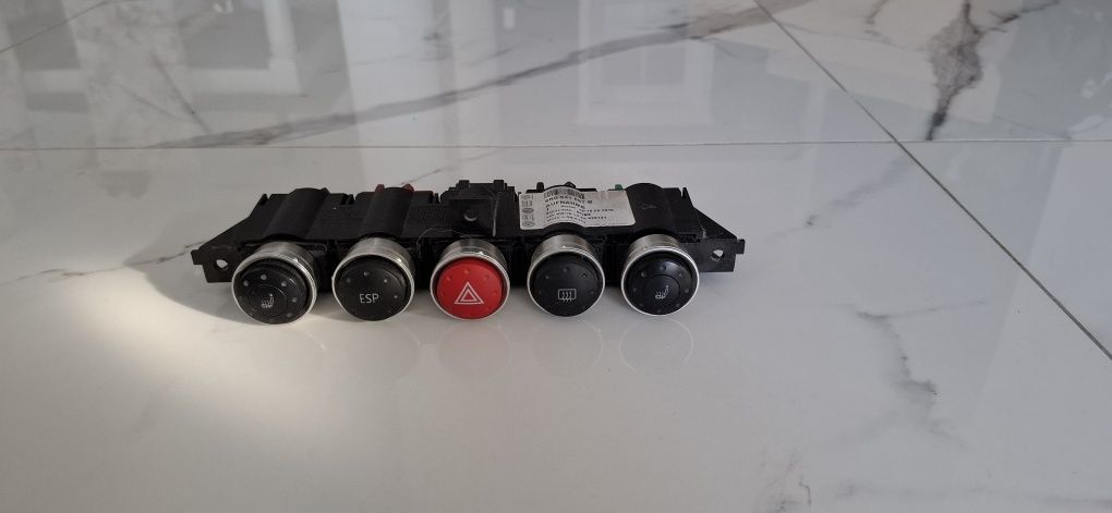 Panel przycisków przełaczników  konsoli ESP Świateł Grzania Audi TT 8N