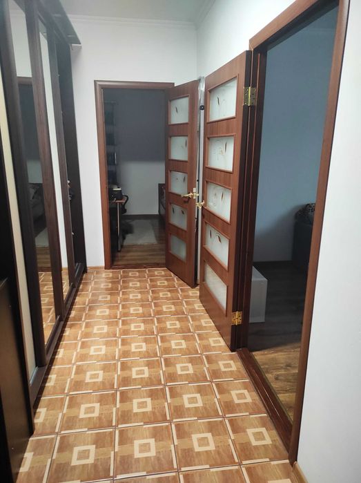 Продам двокімнатну квартиру в  екологічно чистому районі .