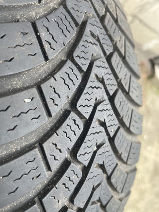 Пара зимових шин Winter Falken 175*55 R15